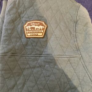 Disney's Wilderness Lodge Green Quilted Quarter Zip NWT Size Large